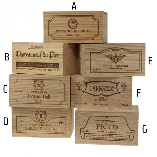 Wooden wine box with vineyard logo 6 bottles