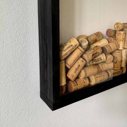 Corkframe - ramme til vinpropper - sortbejdset fyrretr