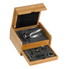 Flot kasse i bambus med vintilbehr