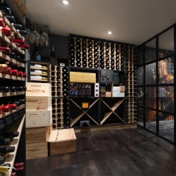 Caverack - HALF ALDA - 18 flasker - Egetr og sort