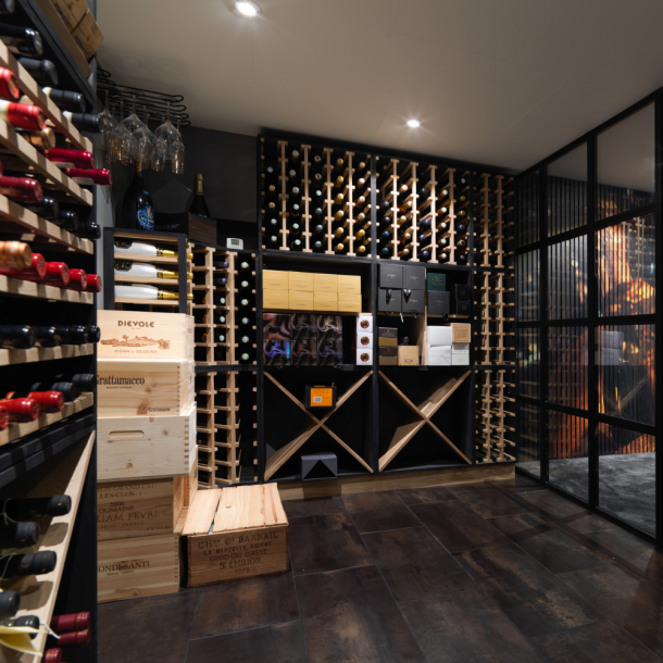 Caverack - ABRA - 40 flasker - Egetr og sort 