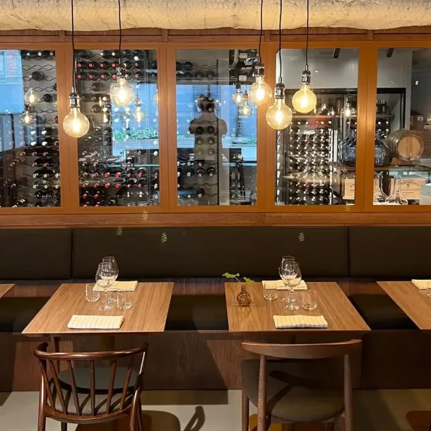 Fina - 66 flasker - Sort metal