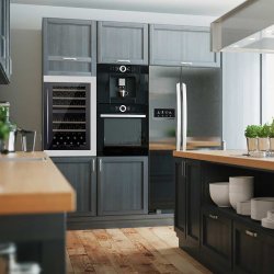 Pevino Majestic 42 flasker - 2 zoner - Sort/rustfri stlfront - Integrerbart 