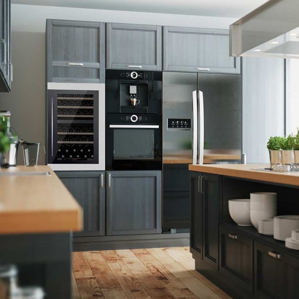 Pevino Majestic 42 flasker - 2 zoner - Sort/rustfri stlfront - Integrerbart 